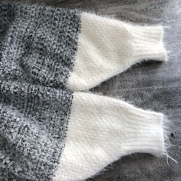 Air Space Black Ombre High Neck Loose Knit Sweater - Picture 5 of 6